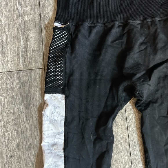 Victoria’s Secret pink workout leggings size L - Picture 6 of 9